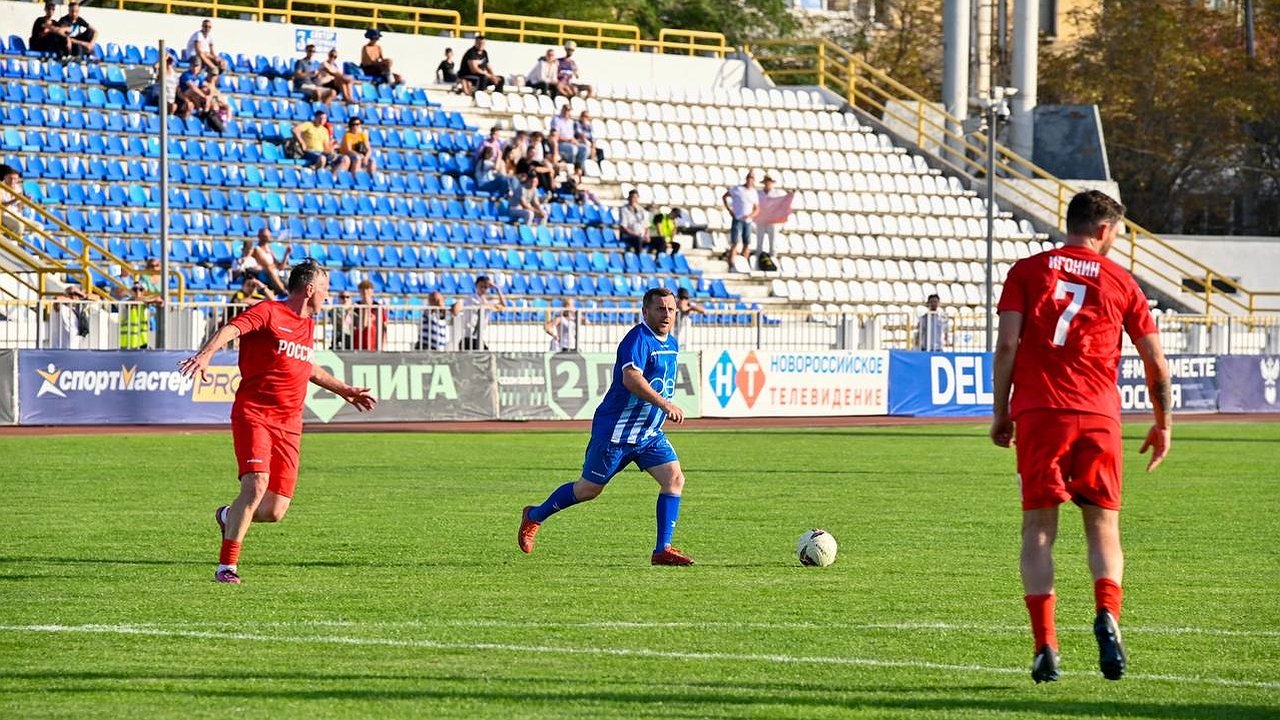 Главная картинка новости: «Черноморец» обрел спонсора и сыграл вничью с лидером