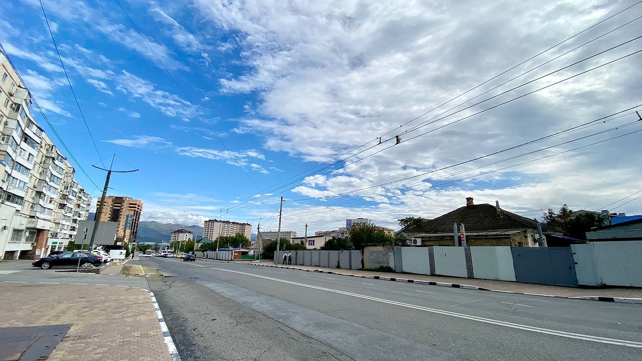 Главная картинка новости: Новая «зебра» на Куникова и светофор на Прохорова: какие изменения на дорогах ждут новороссийцев?