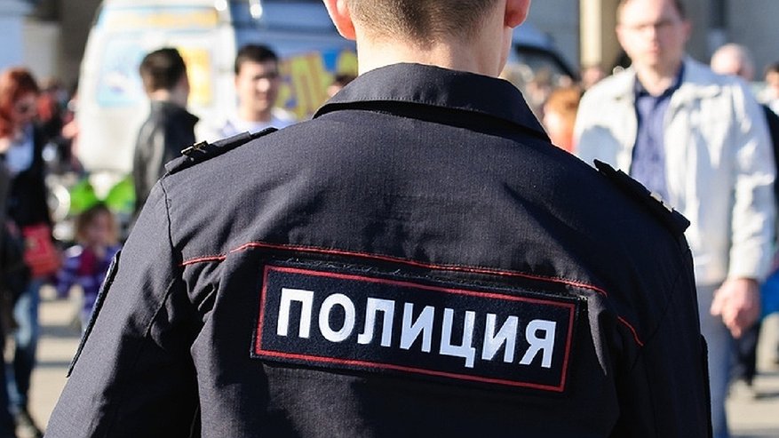 Главная картинка новости: Новороссиец тайно перевел себе деньги с карты знакомой: его задержала полиция