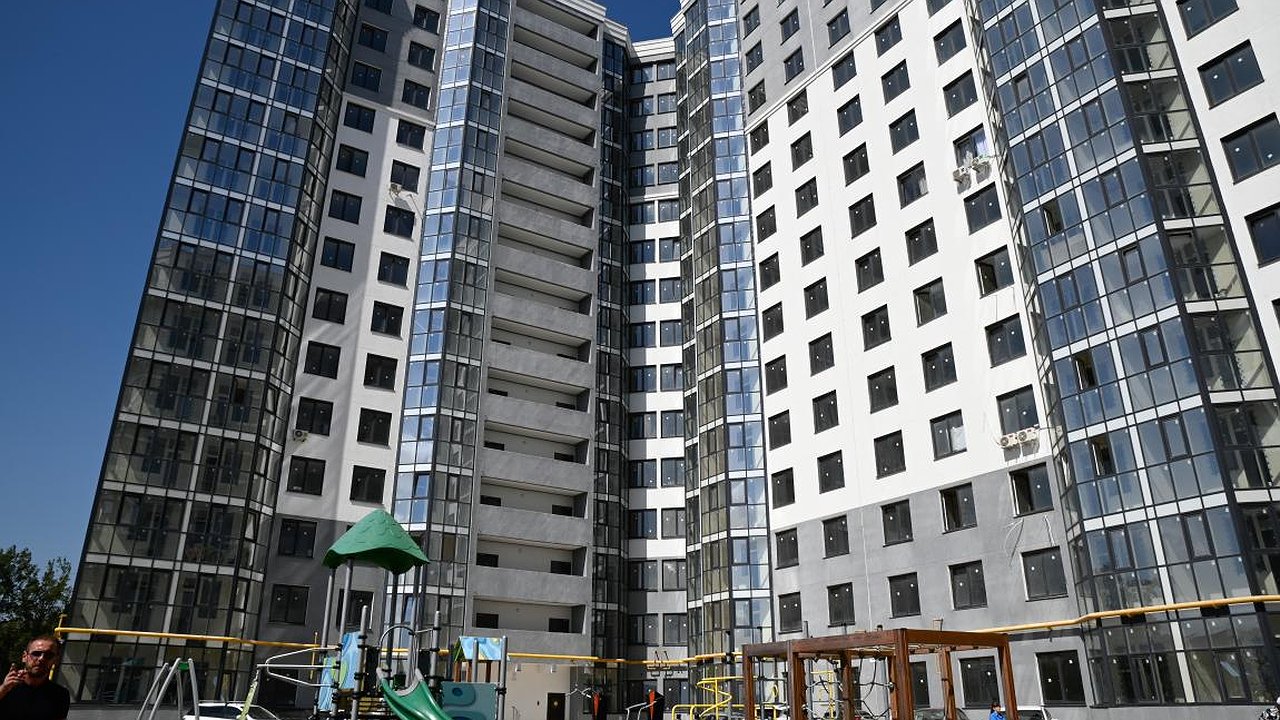 Главная картинка новости: В Новороссийске детям-сиротам купили квартиры после предостережения прокуратуры