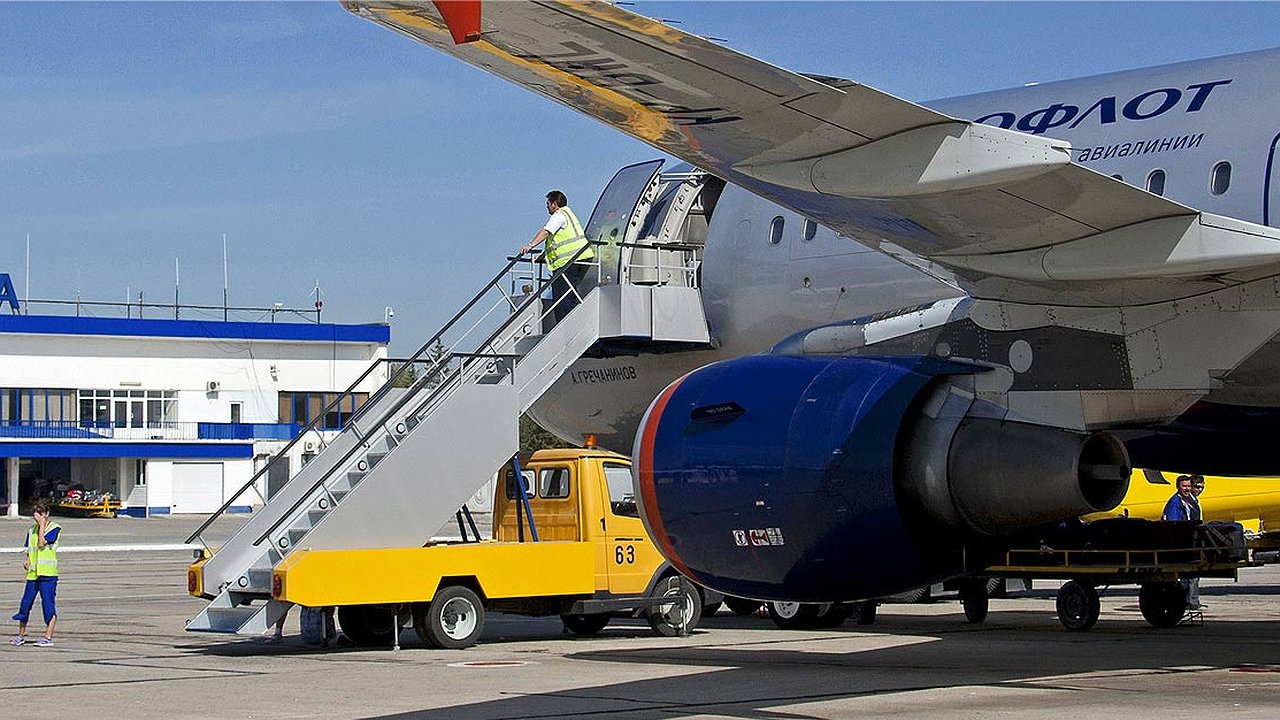 Главная картинка новости: Росавиация продлила запрет на полеты в аэропорты Краснодара и Анапы