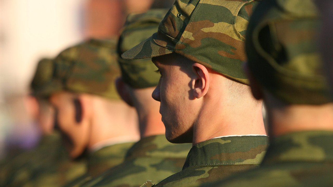 Главная картинка новости: Тест на COVID-19 и лаборатория с тепловизором. Как на Кубани проходит призыв в армию во время пандемии