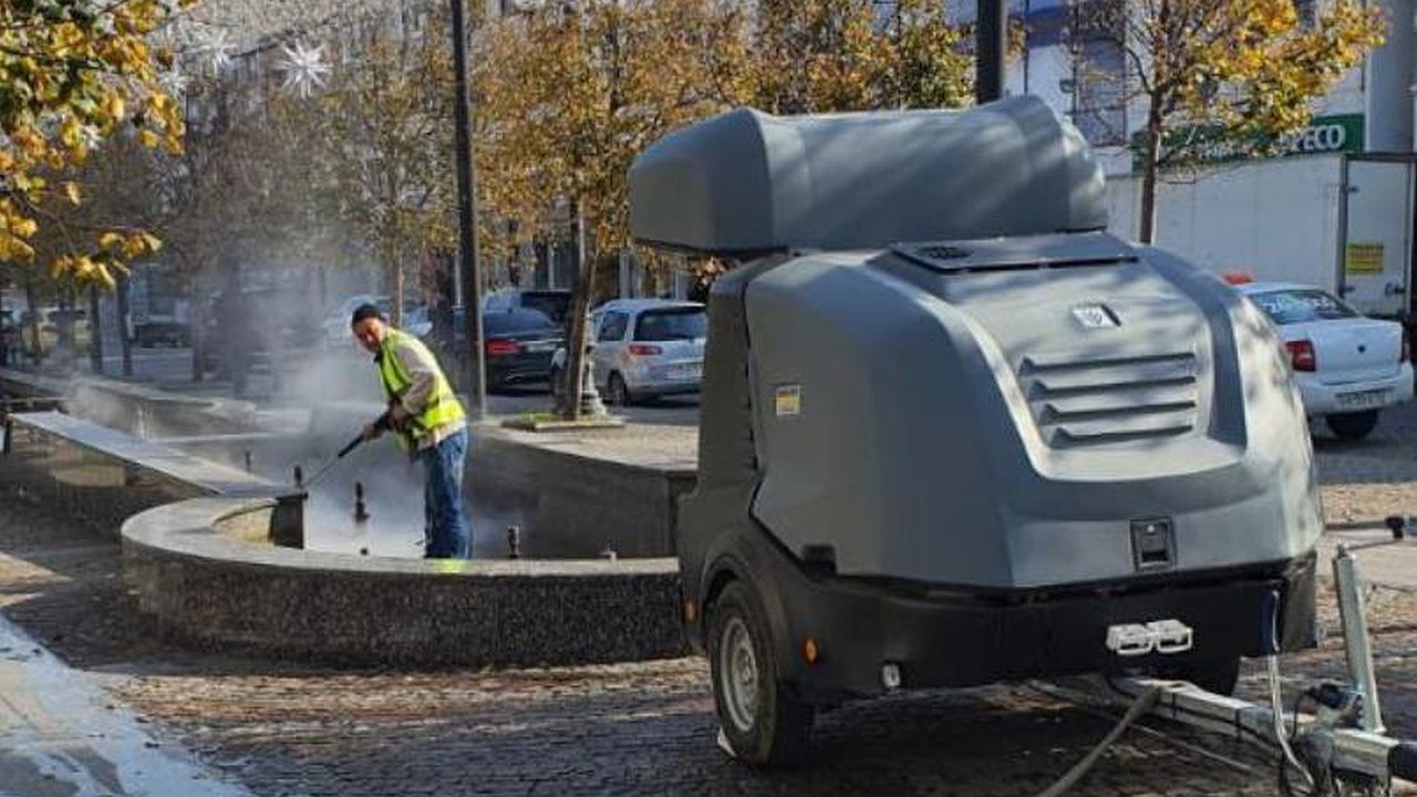 Главная картинка новости: В Новороссийске потратят почти 10 миллионов на сбор мусора и мытье лавочек и остановок