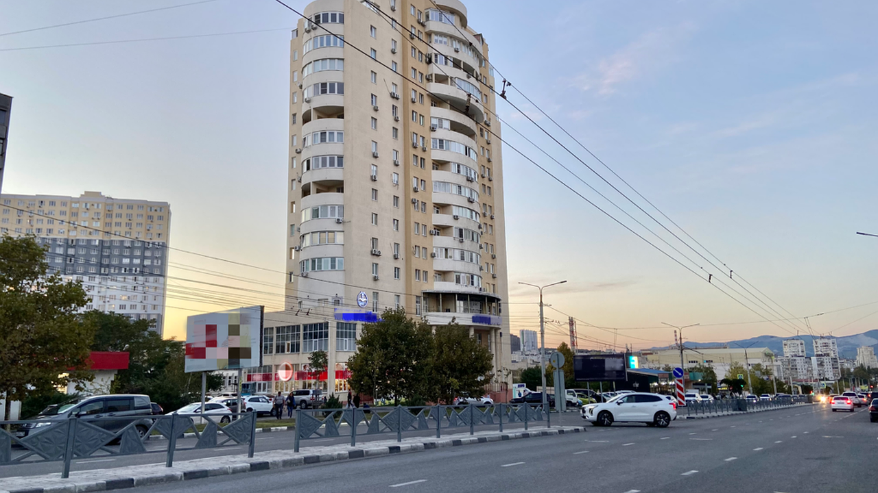 Главная картинка новости: Ограничение скорости и новые «лежаки»: дороги Новороссийска хотят сделать безопаснее