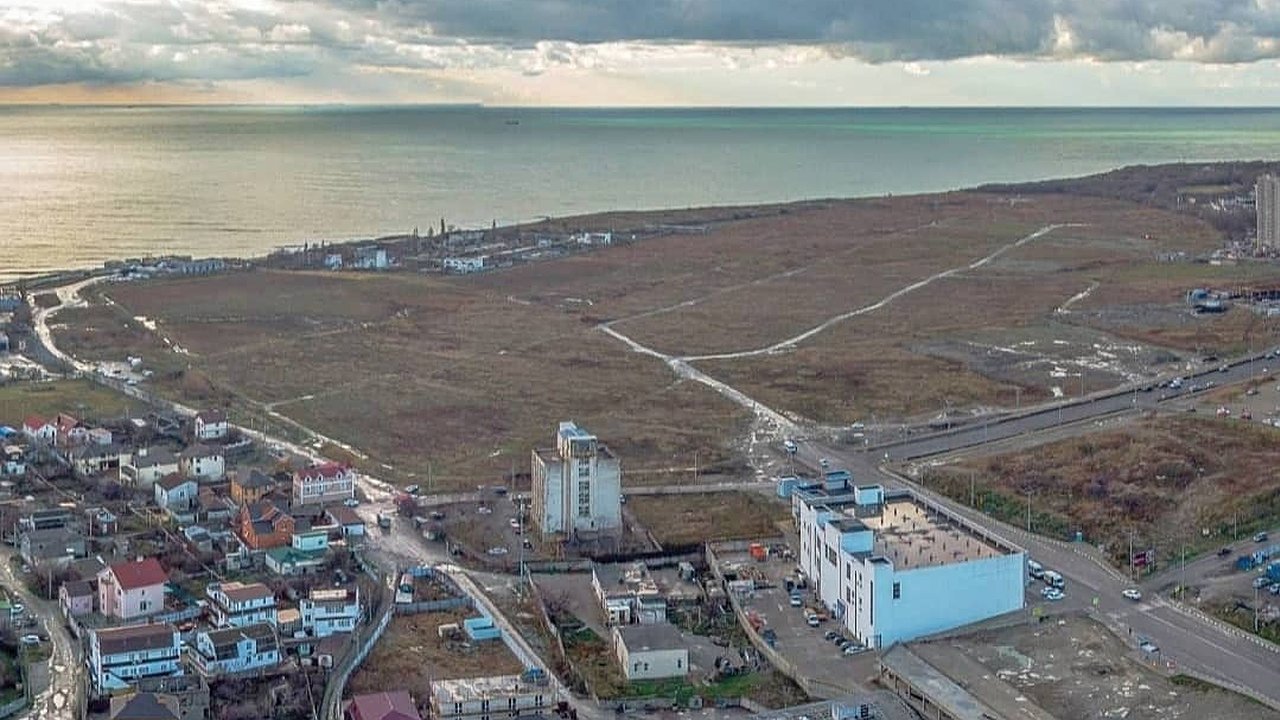 Главная картинка новости: Жалобы новороссийцев на запах нефтепродуктов проверит Росприроднадзор и Роспотребнадзор