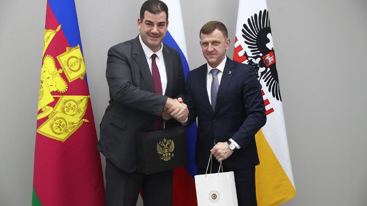 Главная картинка новости: Генеральное Консульство Турции уезжает из Новороссийска