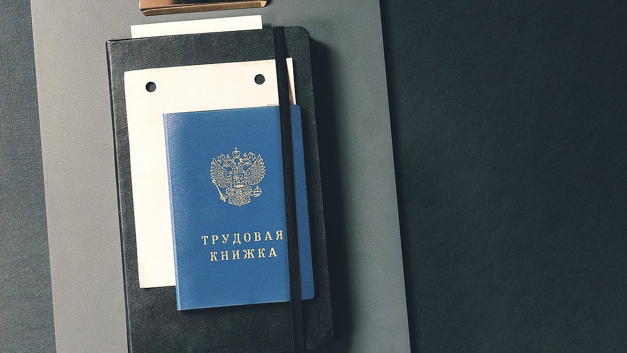 Главная картинка новости: Жен погибших военных запретят увольнять