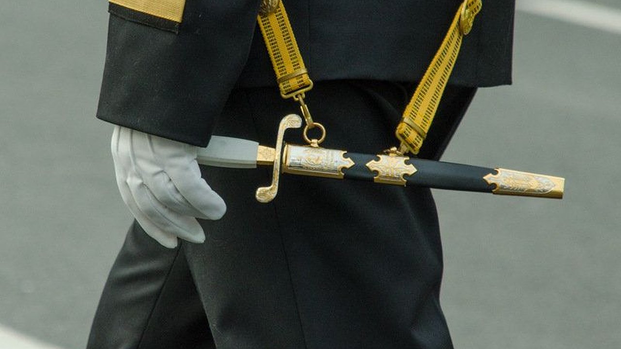 Главная картинка новости: Новороссиец ударил мужчину в почку морским кортиком