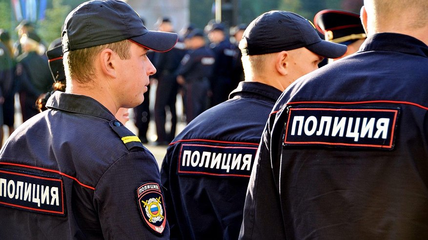 Главная картинка новости: Новороссийские полицейские помогли жительнице Германии восстановить связь с родственниками