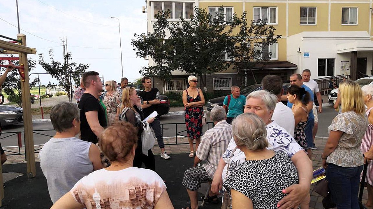 Главная картинка новости: Глава Новороссийска организовал сходы граждан для обсуждения проблемных вопросов