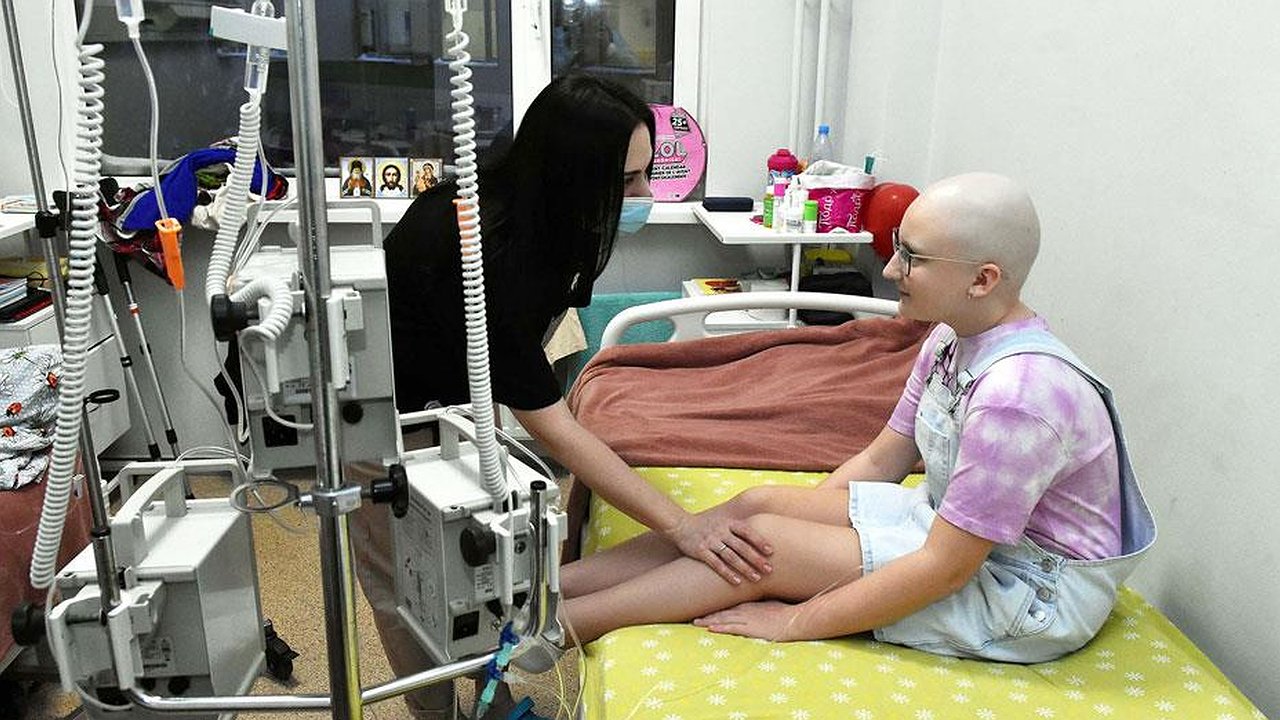 Главная картинка новости: «Русфонд» открыл сбор на эндопротез для 12-летней девочки из Новороссийска