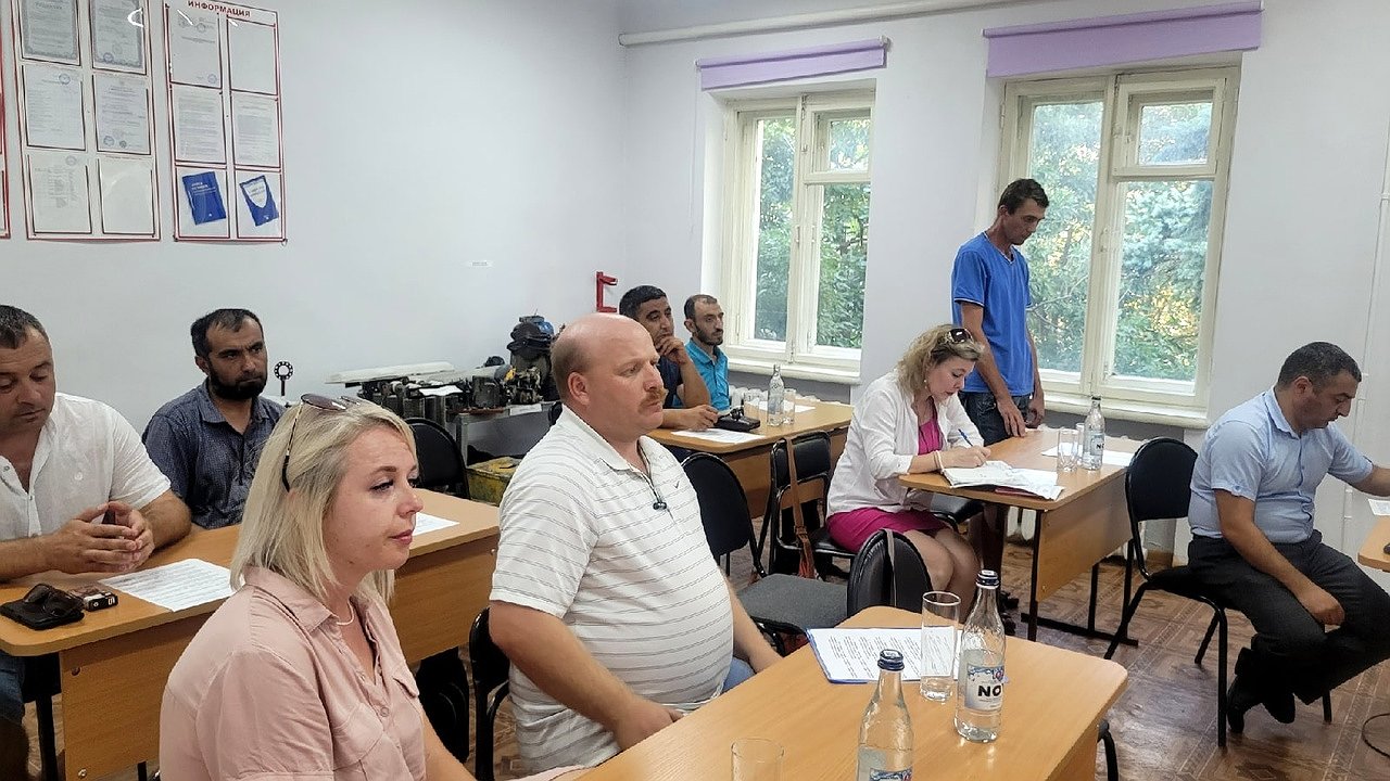 Главная картинка новости: Открытая дверь и выезд на встречку: чиновники Новороссийска рассмотрели жалобы на общественный транспорт