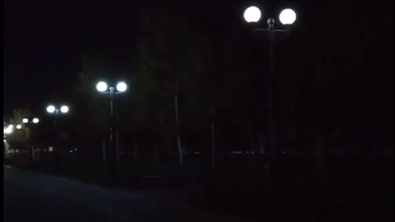 Главная картинка новости: "Мечта эпилептика!" На набережной Новороссийска замерцали фонари