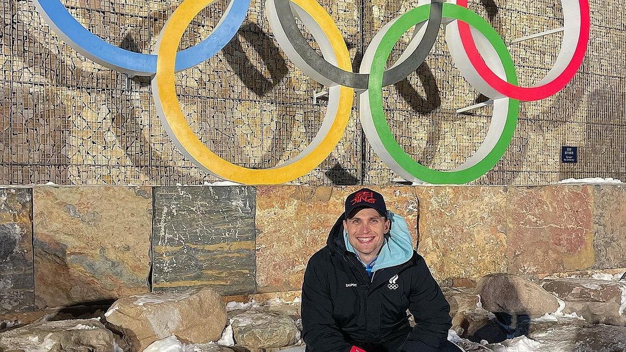 Главная картинка новости: Спортсмен из Новороссийска выступил на Олимпийских играх: команда заняла 8 место