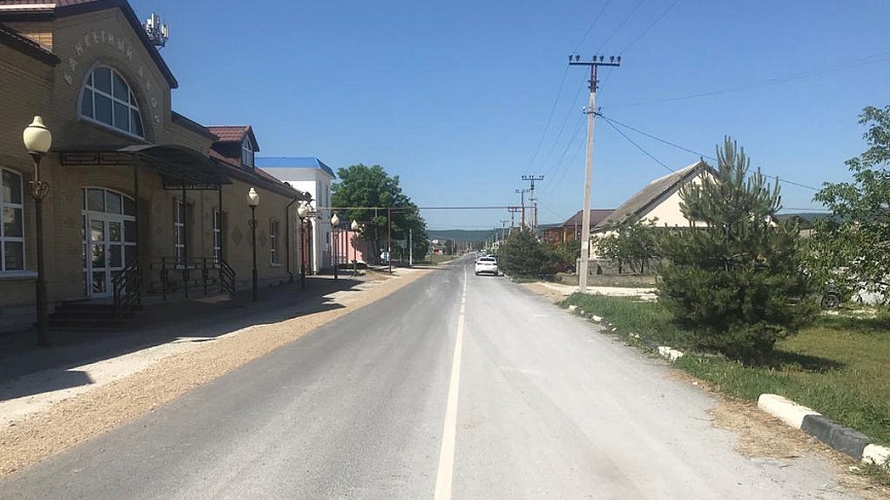 Главная картинка новости: В Новороссийске преображаются дороги – речь о сельских поселениях близ города