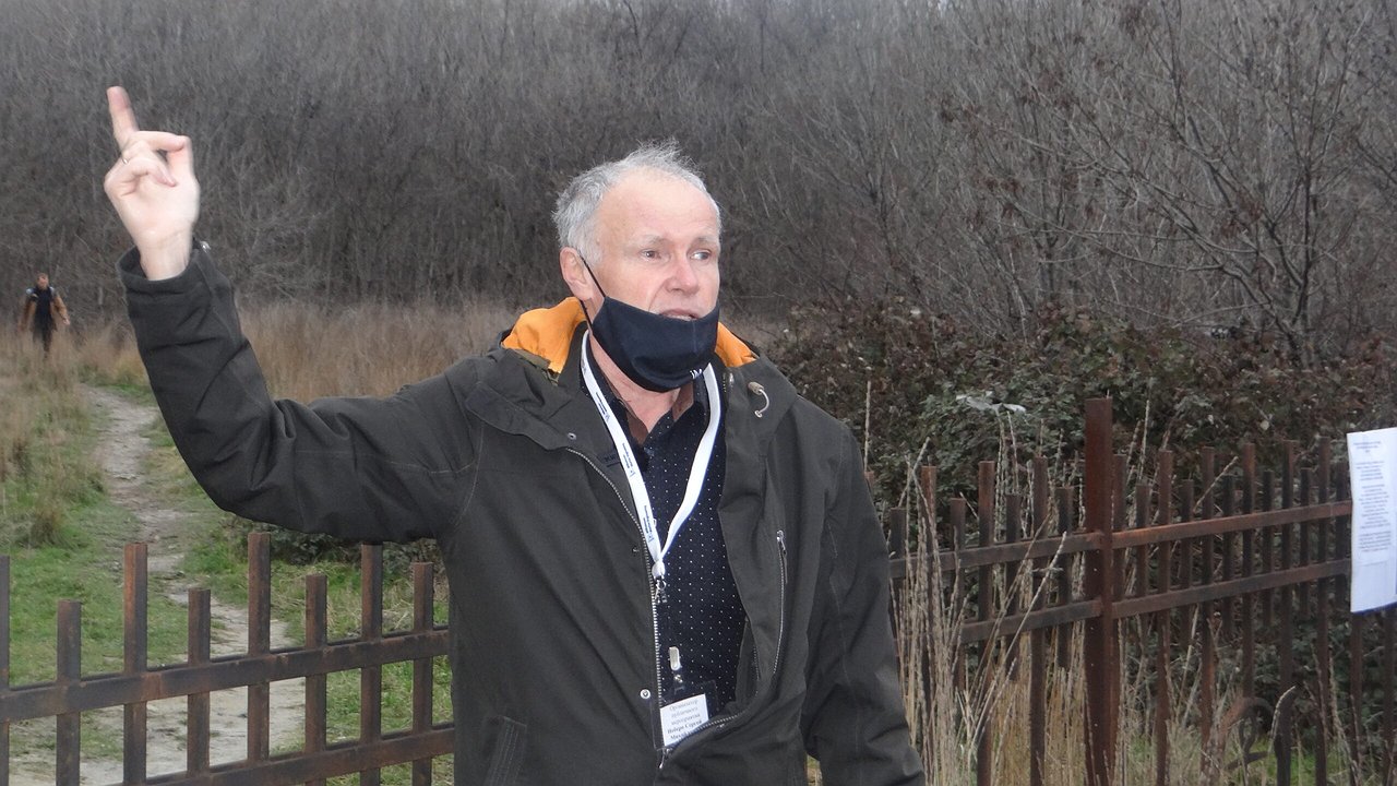 Главная картинка новости: 10 тысяч рублей – за сход. Защитника Пионерской рощи, который первым забил тревогу при вырубке деревьев, оштрафовали