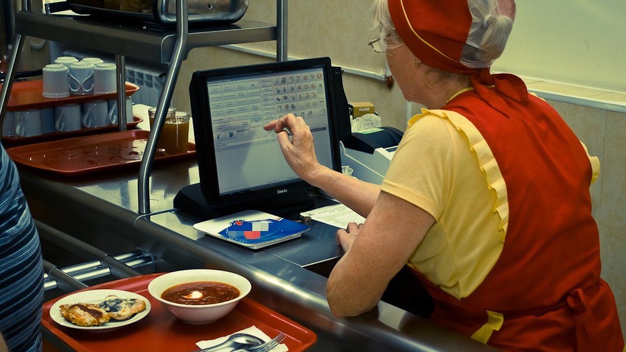 Главная картинка новости: Мужчина расплачивался фальшивками в общепитах Новороссийска