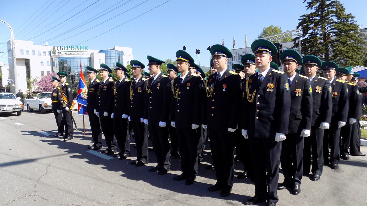 Главная картинка новости: Бессмертный полк, «Нона» и ветераны: в городе-герое Новороссийск прошел парад Победы