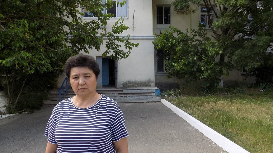 Главная картинка новости: Сносить нельзя оставить: жители Гайдука борются, чтобы их общежитие признали аварийным
