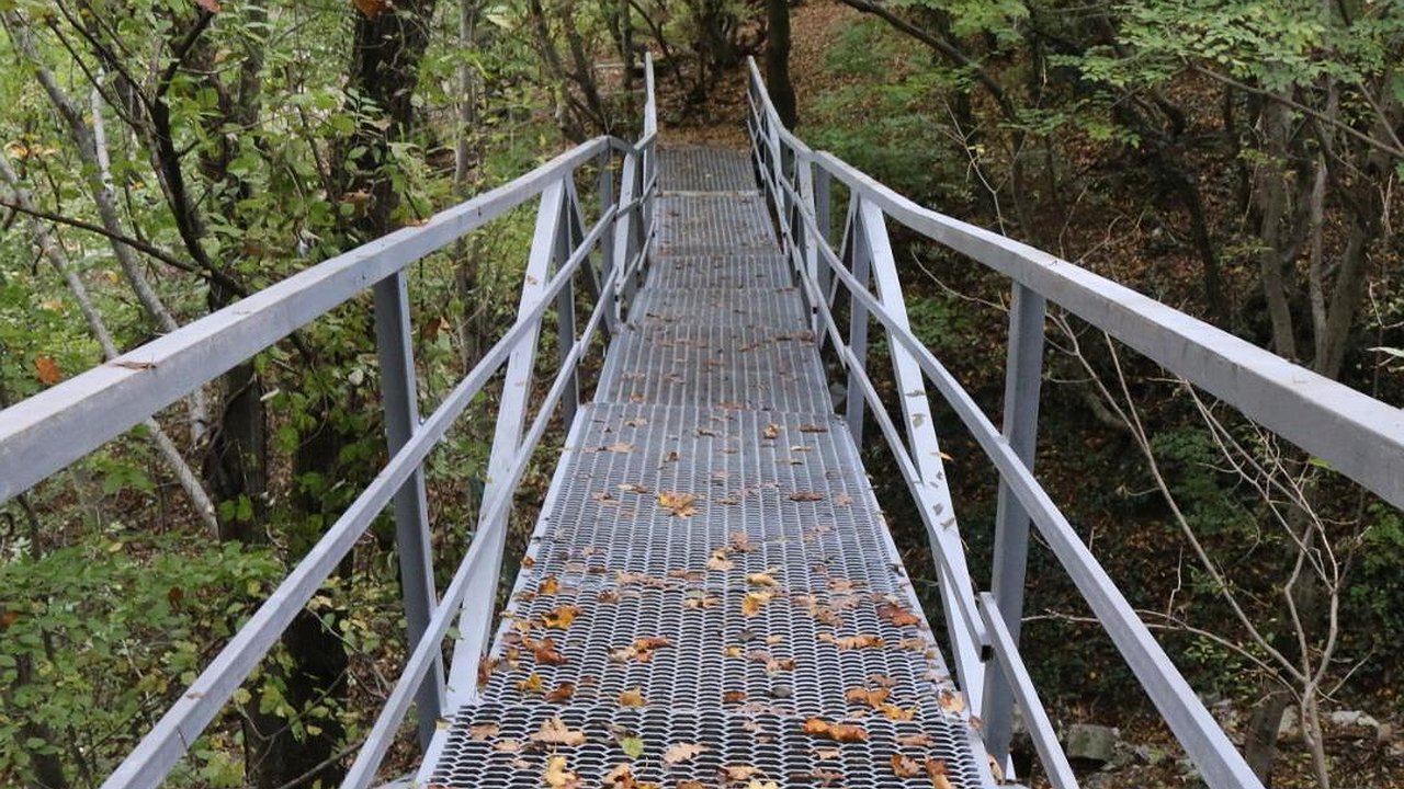 Главная картинка новости: В Новороссийске отремонтировали два моста