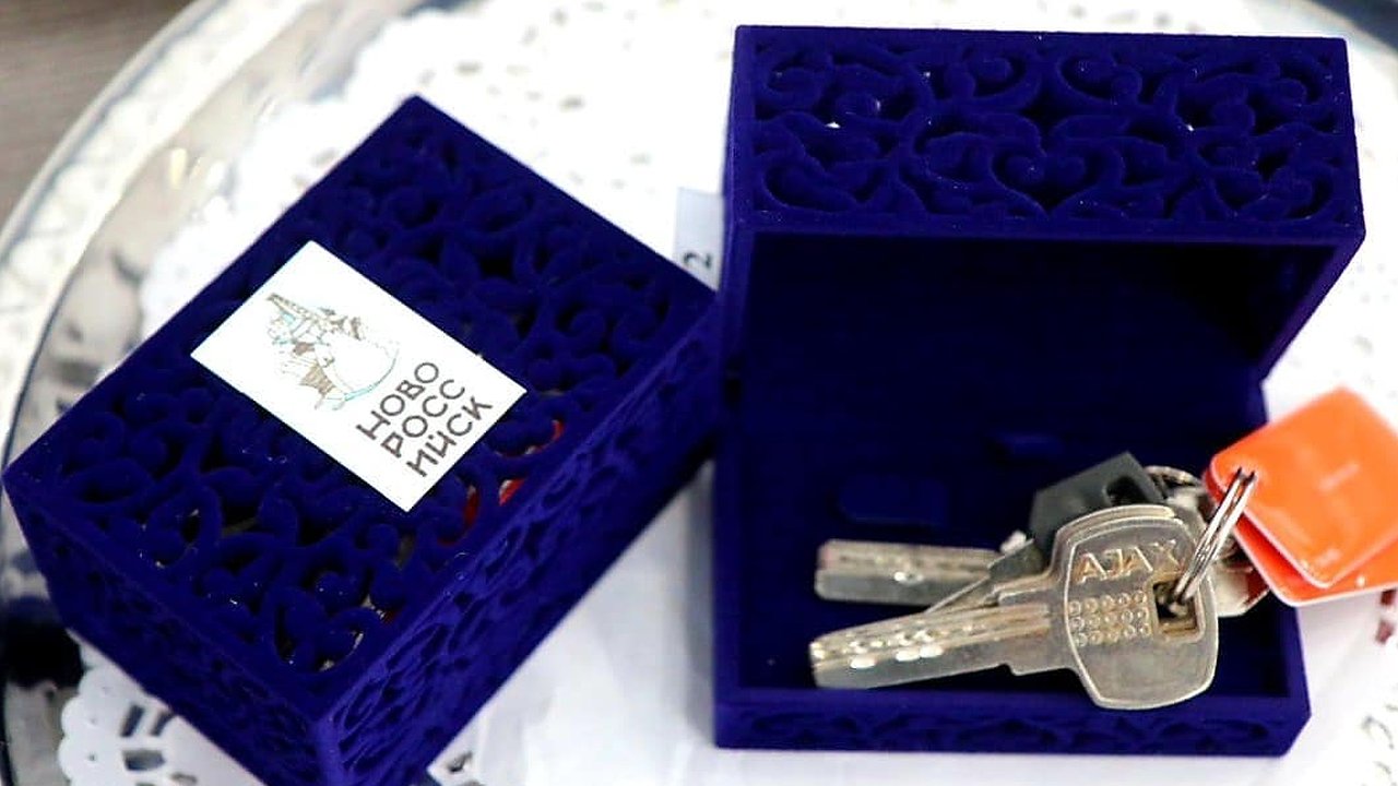 Главная картинка новости: В Новороссийске из аварийного жилья переселили еще 18 семей