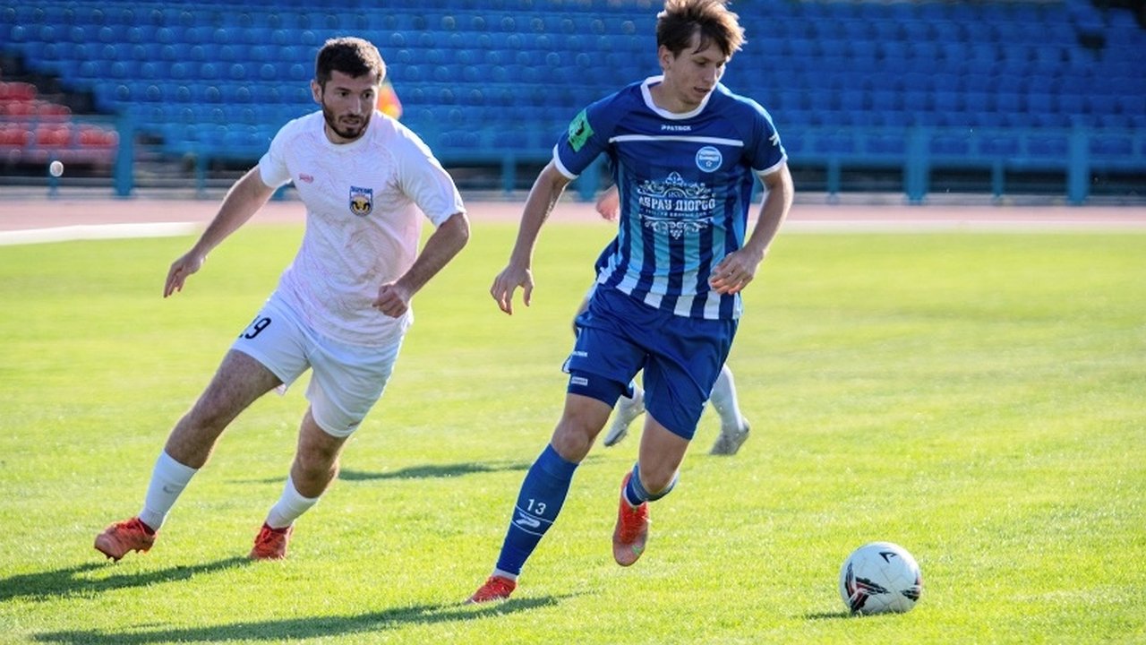 Главная картинка новости: «Черноморец» сыграл вничью в Пятигорске