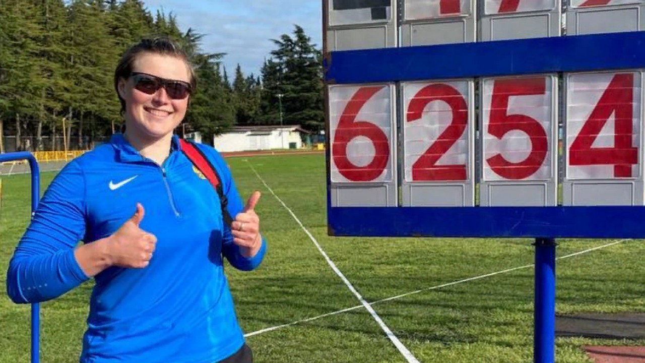 Главная картинка новости: Кубанская спортсменка побила и установила новый рекорд России