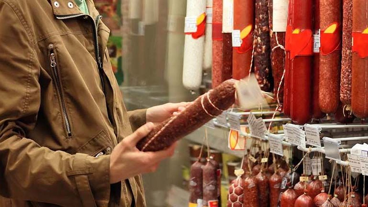 Главная картинка новости: За кражу 8 палок колбасы из супермаркета Новороссийска двое мужчин отправятся в тюрьму