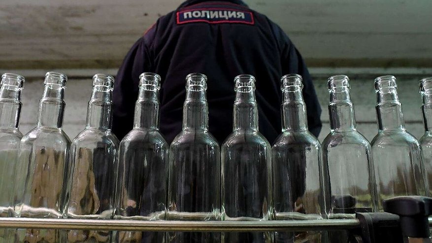 Главная картинка новости: Супруги из Новороссийска незаконно производили алкоголь для продажи