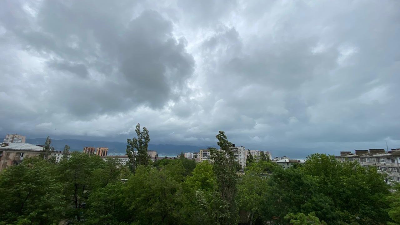 Главная картинка новости: Первые выходные лета в Новороссийске будут холодными