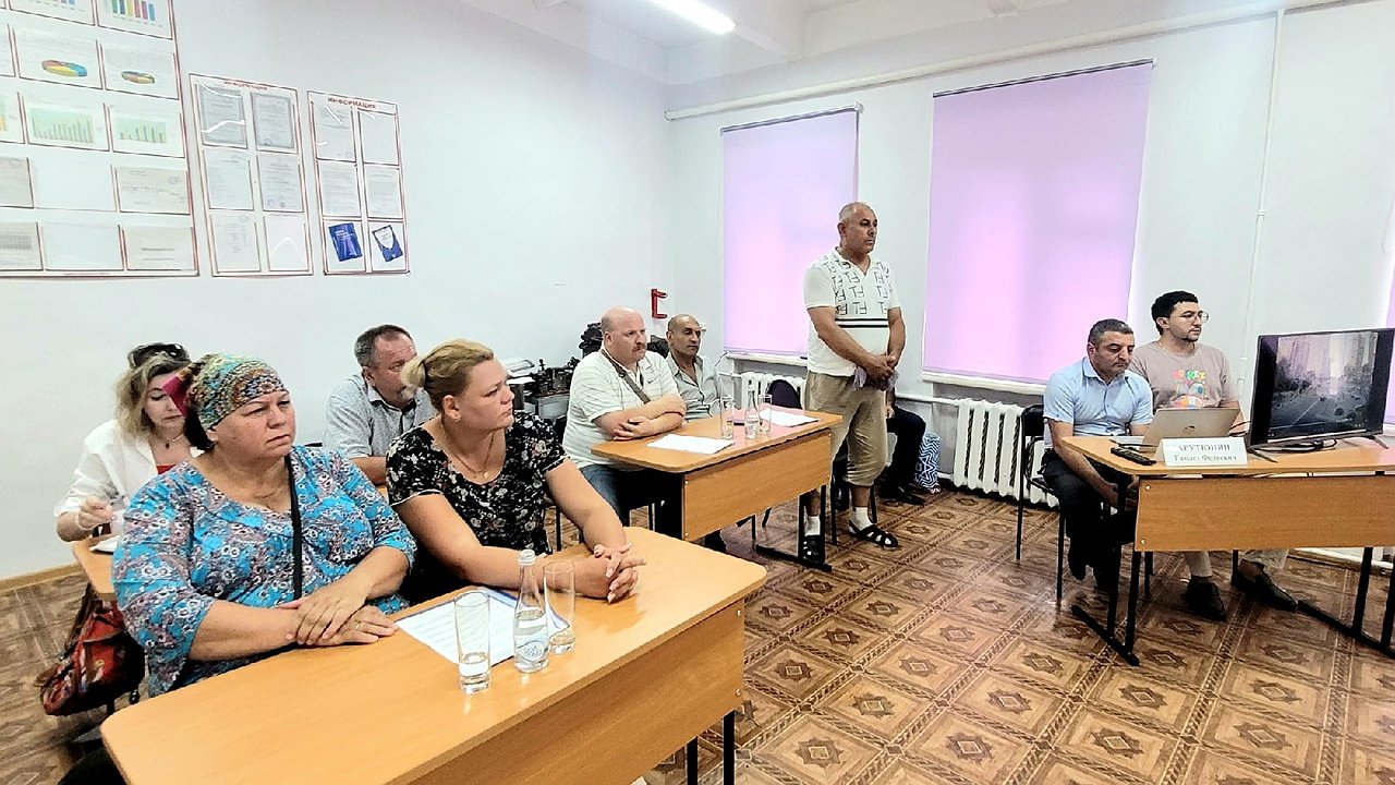 Главная картинка новости: Проезд на красный и хамство: 5 водителей общественного транспорта Новороссийска отстранили от работы