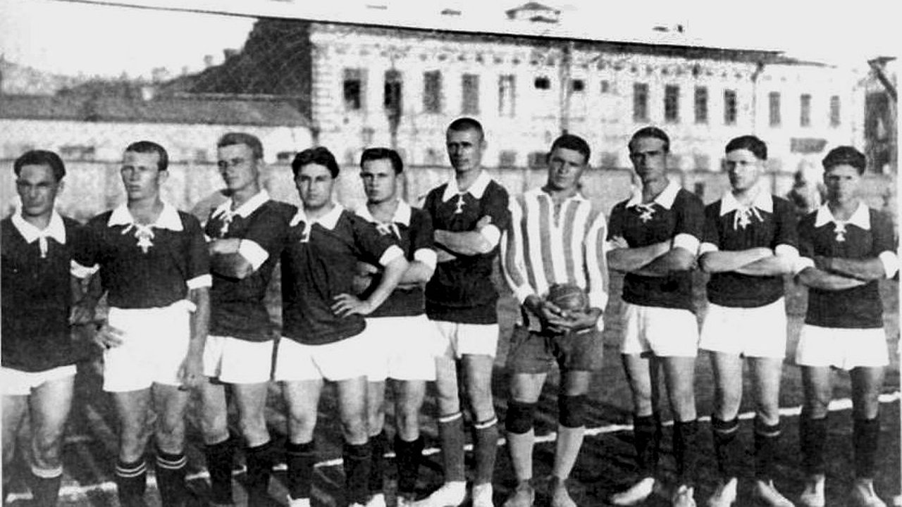 Главная картинка новости: Сто лет назад новороссийские футболисты выигрывали со счетом 20:0