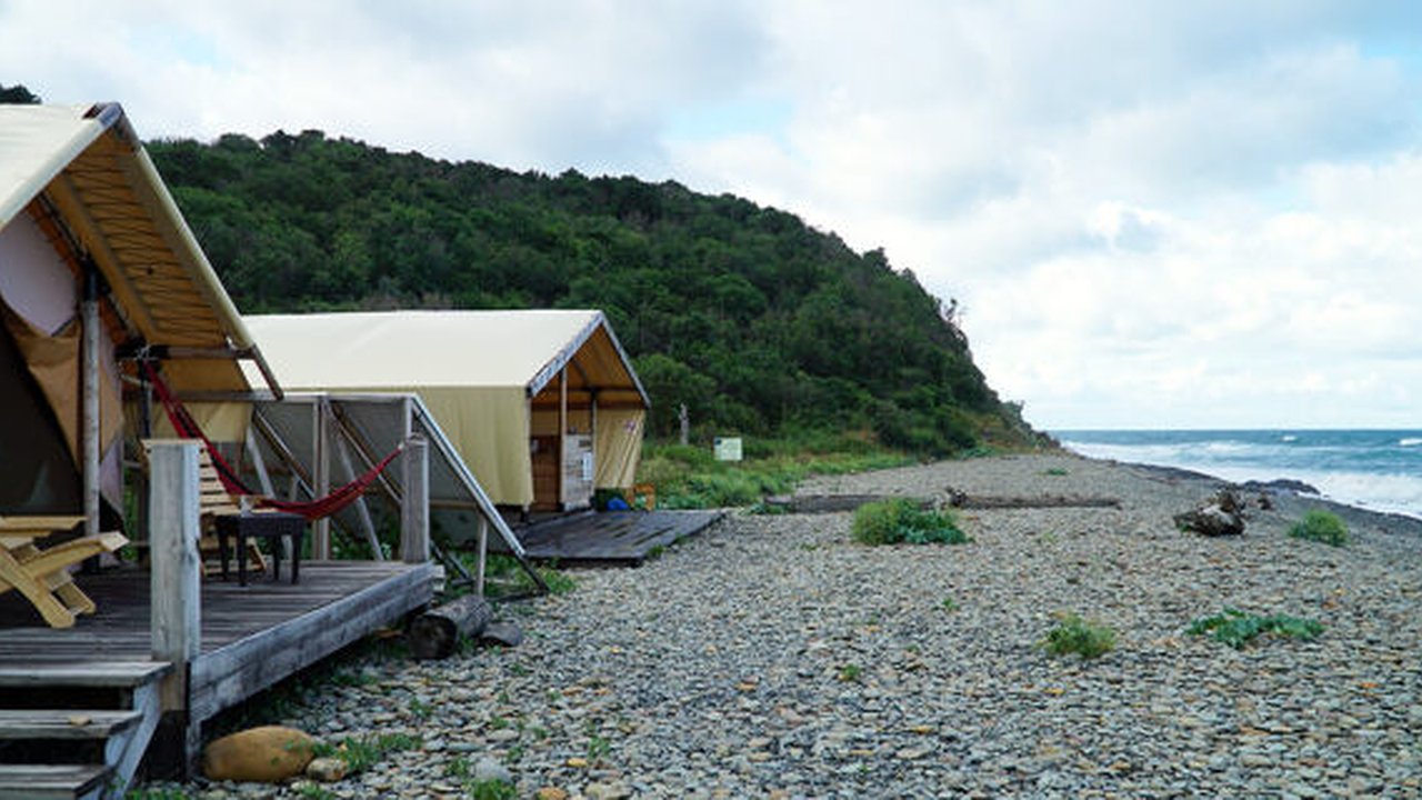 Главная картинка новости: На «Утрише» запретили деятельность экоцентра