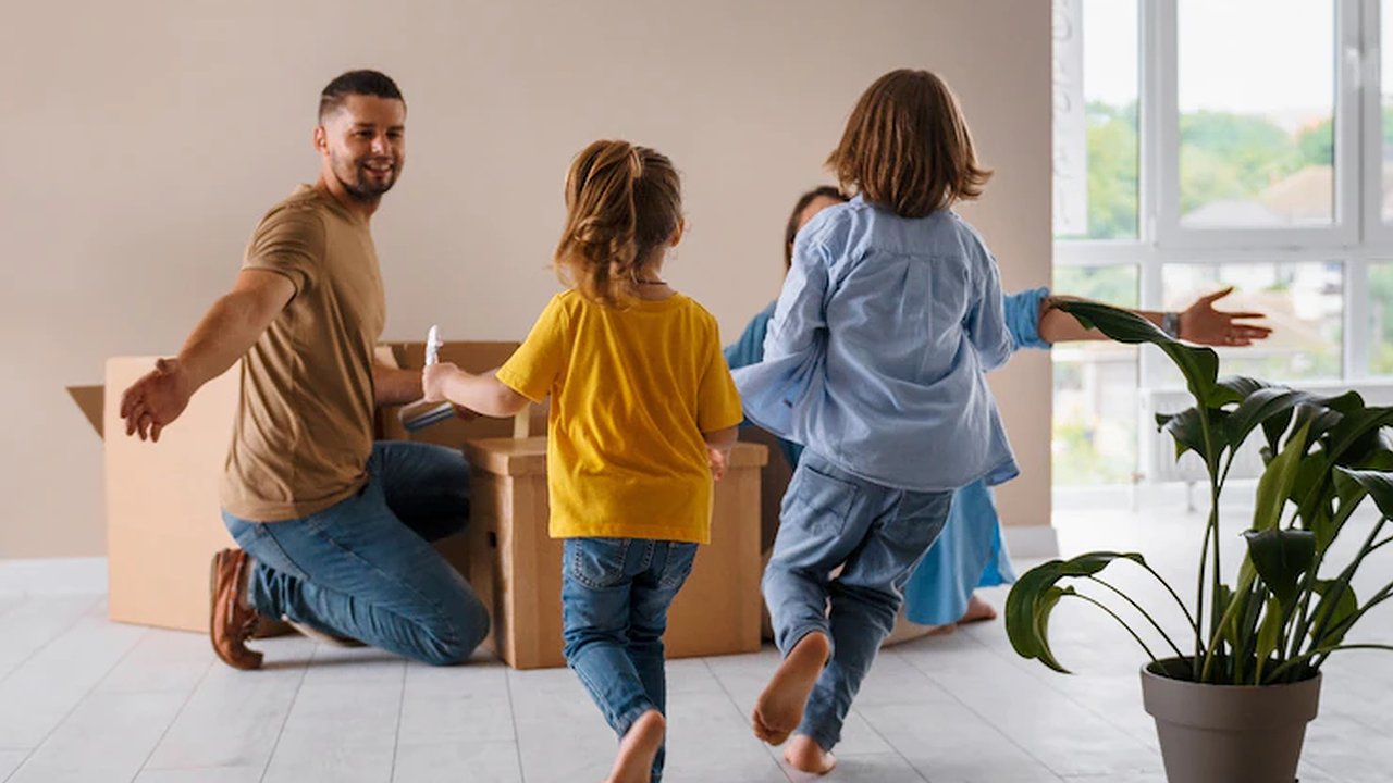 Главная картинка новости: Многодетные семьи Новороссийска могут получить 300 тысяч взамен земельного участка