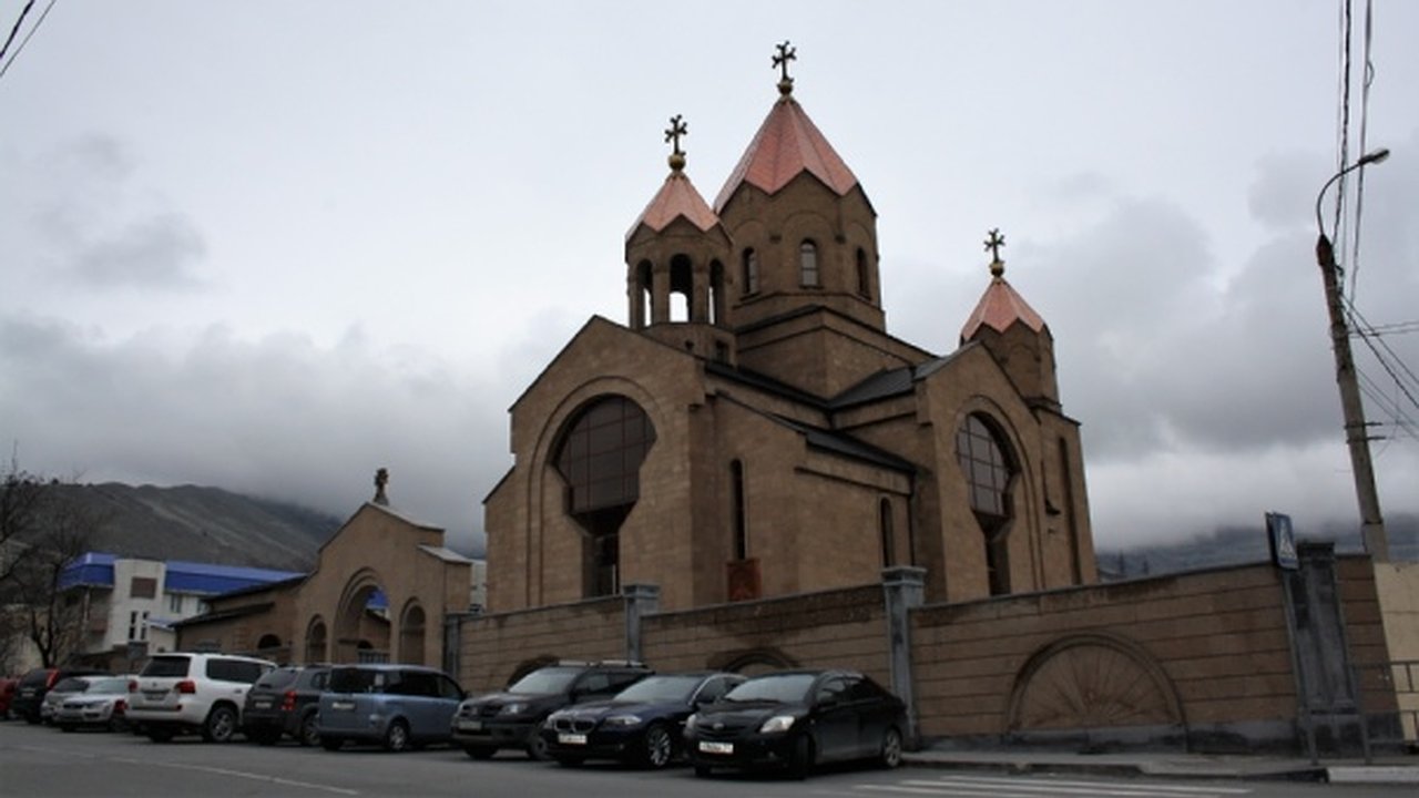 Главная картинка новости: Спустя 20 лет строительство армянского храма в Новороссийске завершается