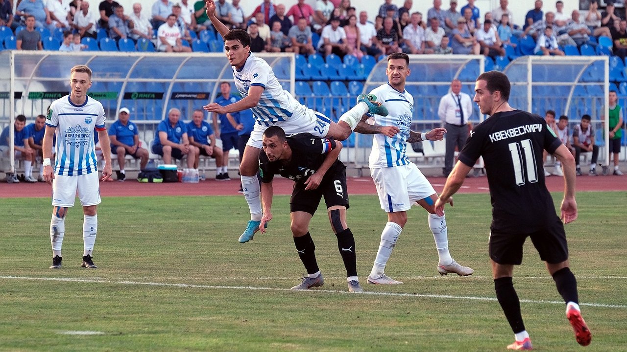 Главная картинка новости: «Черноморец» дома впервые проиграл «Чайке»