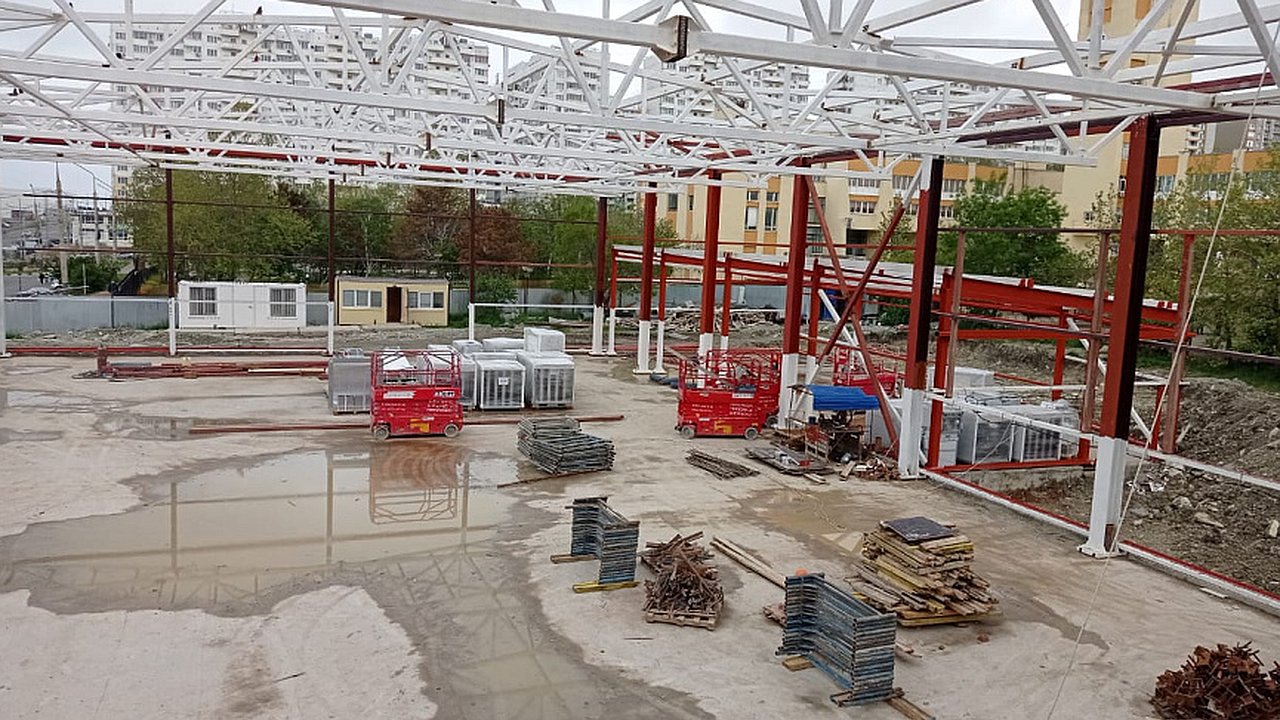 Главная картинка новости: Власти Новороссийска планируют достроить зал единоборств к сентябрю