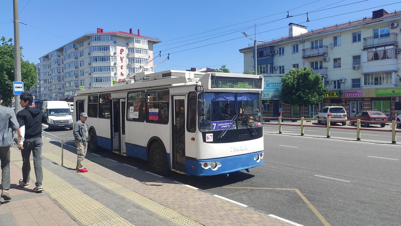 Главная картинка новости: В Новороссийске проезд в троллейбусах подорожал до 33 рублей