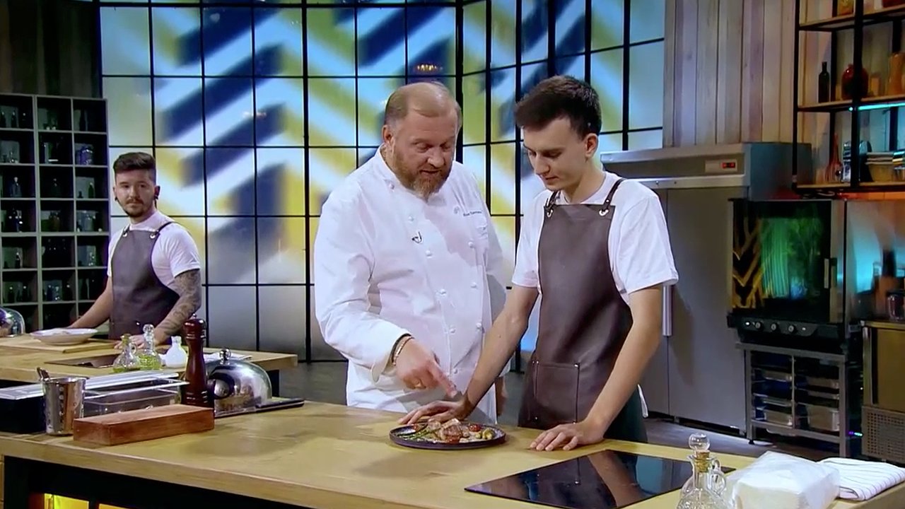 Главная картинка новости: Молодой повар из Новороссийска попал на шоу Константина Ивлева на «Пятнице!»
