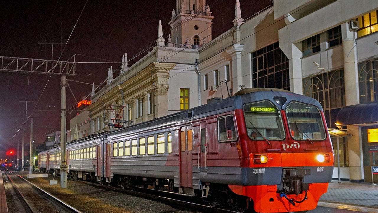 Главная картинка новости: Расписание электричек Новороссийск-Краснодар изменится