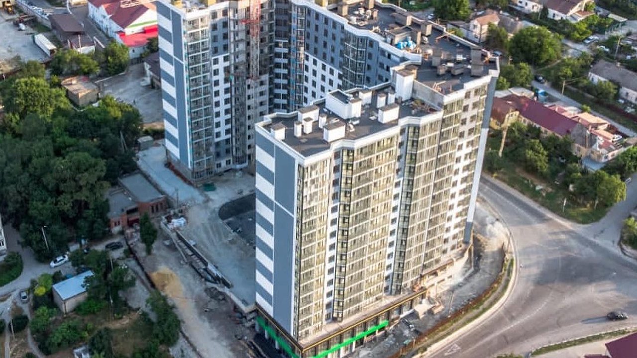 Главная картинка новости: Суд признал жилую высотку под Новороссийском самостроем