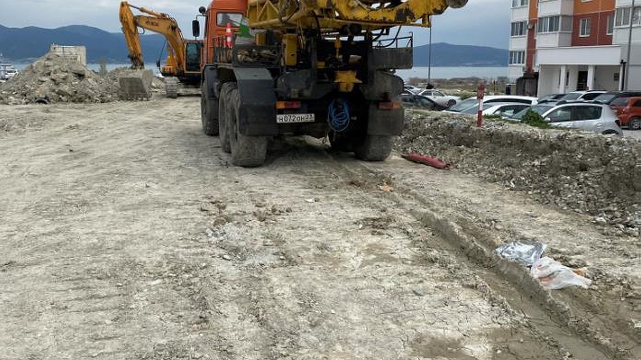 Главная картинка новости: На подпорные стенки для дороги по улице Мурата Ахеджака потратят 13 миллионов рублей