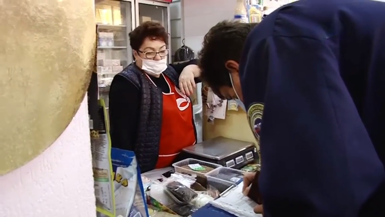 Главная картинка новости: В Новороссийске снова стали следить за ношением масок