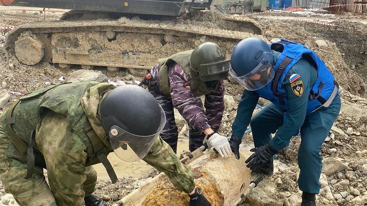 Главная картинка новости: В Новороссийске на стройке нашли авиабомбу, пролежавшую в земле 80 лет