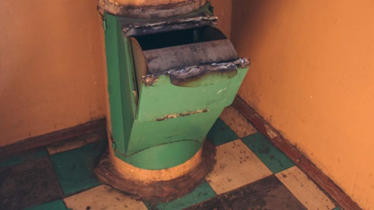 Главная картинка новости: Защитить свой мусоропровод от НУКа решили жители ул. Энгельса