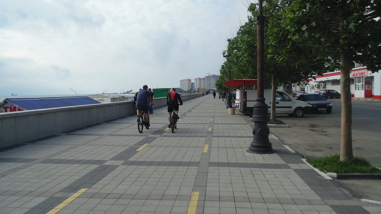 Главная картинка новости: Платной парковки на набережной Новороссийска не будет