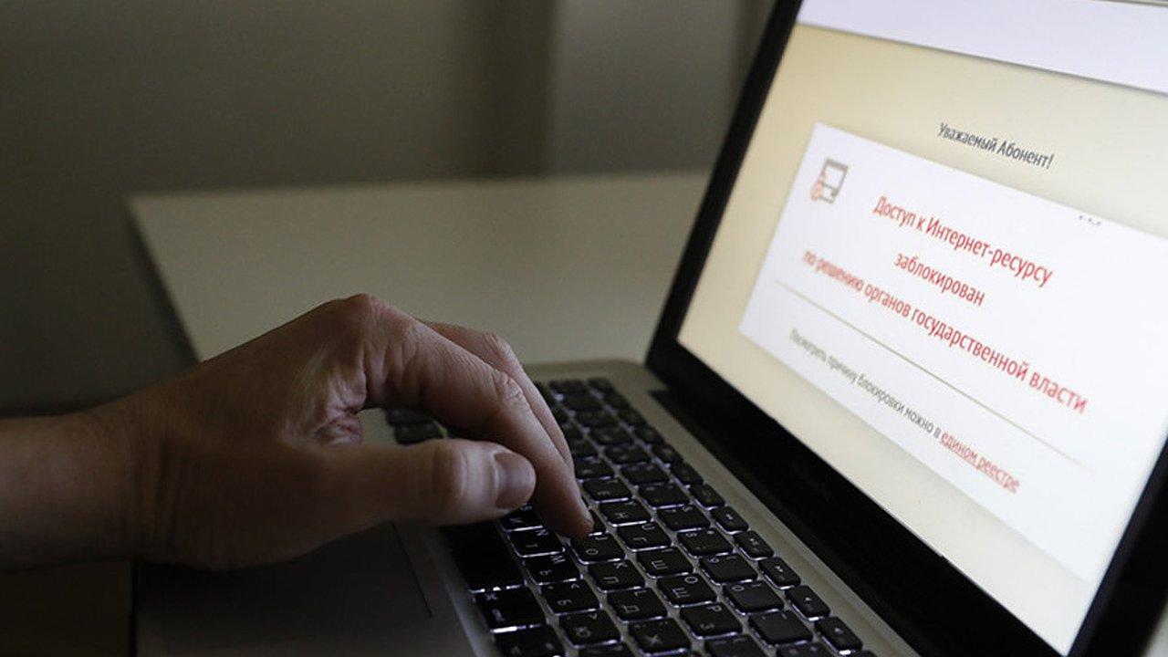 Главная картинка новости: Новороссийская транспортная прокуратура закрыла сайты с европейскими сырами