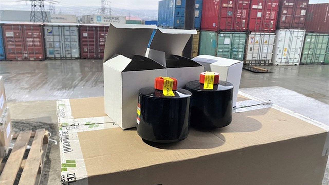 Главная картинка новости: Через Новороссийскую таможню хотели провезти защитные фильтры без документов