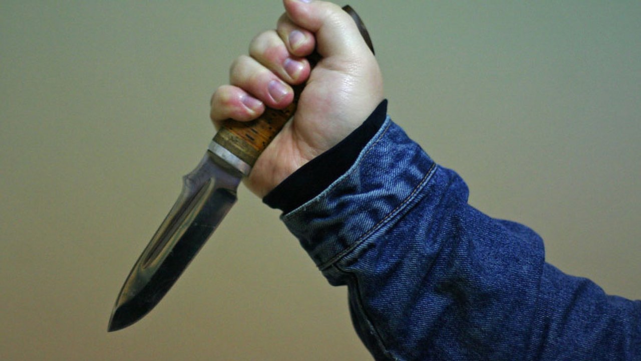 Главная картинка новости: Подросток из Новороссийска заступился за свою мать и получил 5 ножевых