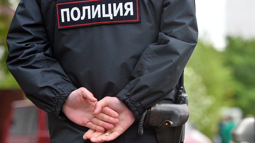 Главная картинка новости: Новороссийские полицейские задержали мужчину, который находился в федеральном розыске